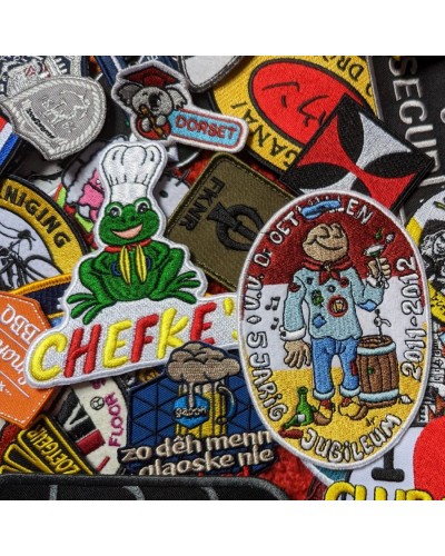 Emblemas, emblemas e emblemas bordados personalizados