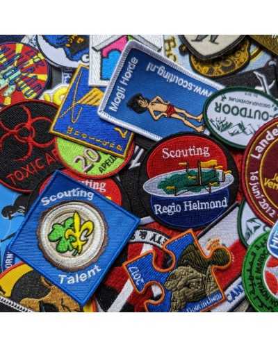 Emblemas, emblemas e emblemas bordados personalizados